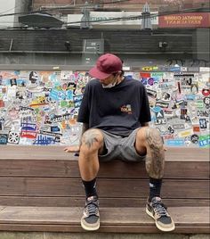 Jordan 1 Travis Scott Outfit Men, Vans Sk8 Low Outfit Men, Air Jordan 1 Low Outfit Man, Skater Fits Men, Black Tee Outfit Men, Vans Outfit Men Street Styles, Skater Outfit Men, Jordan 1 Low Outfit Men, Mens Skater Style