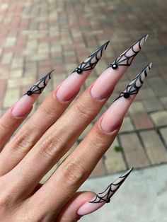 Pink Stiletto Nails, Flame Pattern, Pink Stilettos, Cool Girl Style, Fake Nails With Glue, Fake Nail, Halloween Nail Designs, Nail Games, Stiletto Nails