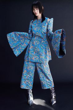 Resort 2023 Fashion, 2023 Lookbook, Chic Fall Fashion, Resort 2023, Fashion Silhouette, Show Collection, Womenswear Fashion, 2023 Collection, Japanese Outfits