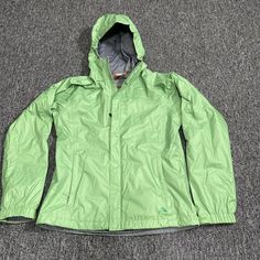 Nike Vintage Acg Windbreaker Jacket Fitstorm Mens Size Xl Green Full Zip Hood. We Try To Be As Transparent As Possible And Take The Maximum Photos Possible. A Few Things To Note To Make This A Great Buying Experience. 1. See Size Measurements (Usually Found On The 2nd And 3rd Photo) 2. Please See Size Tag And Inner Tag Photos 3. Please Ask Questions If Needed. We Are Here To Help! Thank You, Goretrogo Family White Ski Jacket, Nike Fleece Jacket, Brown Zip Ups, Nike Brown, Windbreaker Jacket Women, Nike Acg Jacket, Nike Fit, Hiking Jacket, Nike Fleece