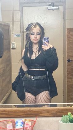 Thick Egirl Outfit, Egirl Aesthetic Outfits For School Plus Size, Hot Edgy Outfits, Egirl Outfits Plus Size, Winter Egirl Outfits, Alt Outfits Women, Plus Size Emo Fashion