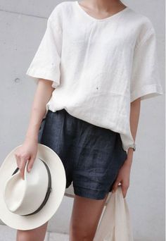 Minimal Stil, Minimal Chic, Komplette Outfits, Inspiration Mode, Linen Shorts, Minimal Fashion, Look Chic