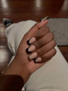 Black And Gold Nails Ideas Short, Black French Tip With Red Bottoms, Black And Gold Nails French Tips, Black Gold Nails Short, Gold And Black French Tip Nails, All Black Nails With Design, Black French Tip Nails With Gold, Black And Gold Square Nails, Short Black And Gold Nails