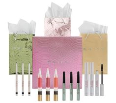 Best Gift Deal: Mally Beauty Favorite Things Volume 2 Collection. Only I didn't gift any, I loved them too much. Makeup Artist Price List, New Makeup Ideas, Space Makeup, Foundation Contouring, Best Makeup Artist, Mascara Makeup, Favorite Makeup Products