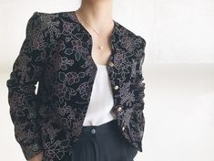 vintage floral blazer Great condition size like S/M. Model is 5'5'', 128 lbs, usually US size 5 Flat measurements: bust: 19'' (38'' around) length: 21'' Please contact me if you want international shipping! Etsy system is not supporting us using independent shipping system...Just send me a message and we can work it out! Follow us on Instagram (oldgemvintage) for more choices! * Please note that these are vintage clothing, and they may have slight signs of wear. I try my best to examine each pie Jacket Formal, Silk Trousers, Floral Blazer, Linen Jacket, Cuffed Pants, Velvet Blazer, Vintage Blazer, Silk Pants, Blazer Black