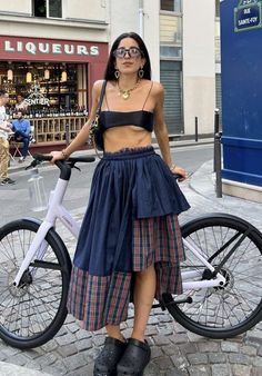 60s Inspired Street Style, Trending Looks 2023, Summer Maximalist Fashion, Mexico City Fashion, Looks Street Style, Upcycled Fashion, Festival Looks