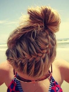 7 propuestas para saber cómo peinarte en la playa Fishtail Braid, Pretty Braided Hairstyles, Braided Bun, Bad Hair, Beach Hair, Hair Day