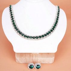 Green Crystal Jewelry Sets With Rhinestones, Green Rhinestone Jewelry Sets For Party, Green Crystal Rhinestone Jewelry Sets, Christmas Party Jewelry With Cubic Zirconia, Crystal Jewelry For Christmas Party, Vintage Boho Fashion, Square Stud, Estilo Boho, Rhinestone Earrings