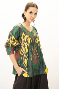 Ikat Top, Green Ikat Blouse Designs, Ikat Blouse, Raffia Crochet, Quilt Dress, Ikat Dress, Blouse Designs Silk, Ikat Design, National Dress, Ikat Fabric