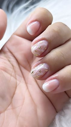 #unhasdegel White And Gold Gel Nails Short, Simple Nails, Cute Jewelry, Manicure, Nail Art