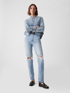 Fit: Hugs your hips, holds you in & ends with a straight leg that hits at the ankle.  This jean is snug.  Size up for a looser fit.  Fabric: 94% Cotton, 5% Recycled Materials, 1% Stretch.  Stretch: Low Stretch Jeans.  Feels like vintage denim with a hint of stretch.  Snug at first & holds you in, but forms to your shape. ​ Rise: High Rise Jeans.  Look: A distressed five-pocket jean in a medium wash.  Details: Zip fly & five-pocket styling.  Responsibly Made: This pair of jeans is part of our wat Parisian Fashion Style, Early 2000s Trends, Y2k Fall, Jeans Look, Ankle Length Jeans, Water Saving, Trending Fashion Outfits, Baddie Makeup, Airport Outfit