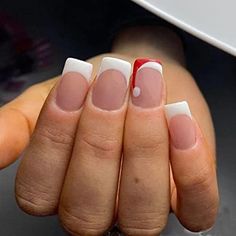 Nail Design French Manicure, White French Tip With Christmas Design, Christmas Theme French Tip Nails, Acrylic Nails Short French Tip Christmas, Crismas Nails Idea, Subtle Christmas Nails French Tip, Gel Nail Tip Ideas, Nail Art French Manicure, Christmas Gel Nails French Tip