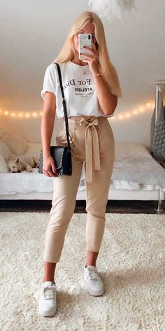 Casual College Outfits, Elegante Casual, Trendy Fall Outfits, Cute Comfy Outfits, Teenager Outfits, Girls Fashion Clothes, Teenage Fashion Outfits, Teen Fashion Outfits