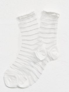 Composition : POLYESTER 55% SPAN 10% MONO 25% LUREX 10%Color : whiteCountry of Origin : Republic of Korea White Stretch Socks For Spring, White Socks For Spring, White Casual Socks For Spring, Casual White Socks For Spring, Striped Socks, Composition, Socks, Women Accessories, The Originals