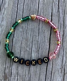 Wicked Bracelet Pink and Green Sparkle - Etsy Themed Bracelet Ideas, Friendship Bracelet Quotes, Christmas Friendship Bracelets, Pink Bracelet Ideas, Christmas Beaded Bracelets, Christmas Bracelet Ideas