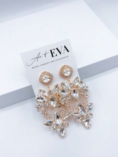 A gorgeous pair of statement earrings made with brilliant crystals in the perfect tear drop silhouette. A classic and luxurious look with just the right amount of sparkle 3.7" drop Option for gold or silver Jay Lee, Tear Drop, Statement Earrings, Bridal Jewelry, Jay, Diamond Earrings, Sparkle, Wedding Ideas, Crystals