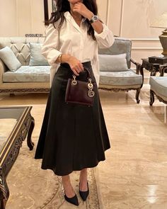 Cafe Fits, Classy Feminine Style, Elegant Outfit Classy, Aesthetic Pretty, Timeless Outfits, Outfit Mujer, Classy Work Outfits, Classy Casual Outfits, Classy Casual