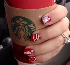 40+ Easy Christmas Nail Designs for a Holly Jolly Time - HubPages Nails Toes