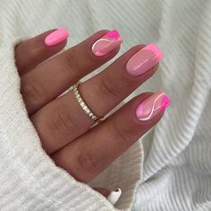 Pink White Nails, Pink Nail Art Designs, Spring Break Nails, Bed Workout, Short Fake Nails, Hot Pink Nails, Short Square Nails, Pink Nail Art, Nails Diy