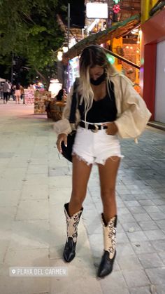 Jessie James Decker Country Outfit, Country Boho Fashion, Free People Western Outfits, Trendy Country Outfits, Night Out In Nashville Outfit, Trendy Cowgirl Outfits, Country Concert Dress Outfit, Cinco De Mayo Outfit Women, Outfits Joda