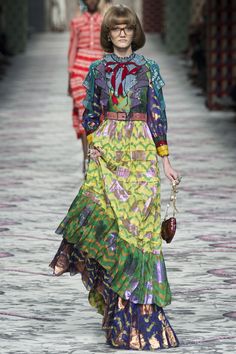 Milan Fashion Week Runway, Gucci Runway, Moda Hippie, London Fashion Weeks, Gucci Spring, Milano Fashion Week, Summer Fashion Trends, 2016 Fashion, Fashion Stylist