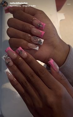 Fancy Birthday Nail Designs, 16 Nails Acrylic, Shorties Nails Square Simple, Cute Short Nail Ideas Black Women, Croc Nails With Charms, Medium Set Nails, Outfits For Concerts Night Black Women, Prom Nails Medium Length, Cash App Card Design Ideas Baddie