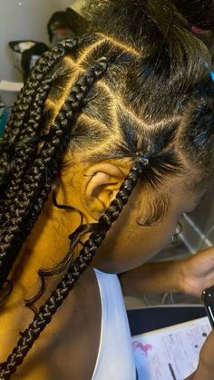 Braid In Front Curly In Back, Easy Feed In Hairstyles, Hairstyle Ideas With Extensions, Star Part Knotless Braids, Knotless With Star On The Side, Natural Braids On Curly Hair, Danish Braids Hair, 8 Year Hairstyles, Knotless Braids With Star Design