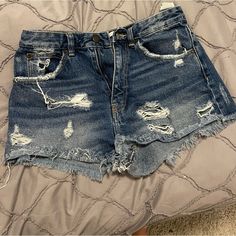 Medium Wash, Ripped, Zara Denim Shorts. Never Worn! Perfect Condition Jean Short Outfits, Zara Shorts, Jean Shorts, Short Outfits, Denim Shorts, Zara, Womens Shorts, Women Shopping, Blue