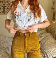 Yellow Outfit, Moda Vintage, Hippie Outfits, Mode Inspo, Look Vintage, Mode Vintage, Looks Style