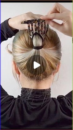 Short Hair Updo Tutorial, Easy Bun Hairstyles For Long Hair, Hair Updos Tutorials, Easy Bun Hairstyles, Hairstyles Bridesmaid, Easy Hair Updos, Bedrooms Decor, Hair Bridesmaid, Long Hair Updo