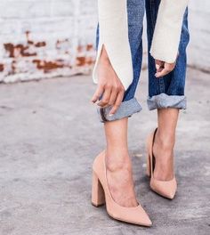 Shopping Shoes, Beige Outfit, Ootd Outfits, Blazer Outfit, Nude Shoes, Fashion Friday, Nude Pumps, Stil Inspiration