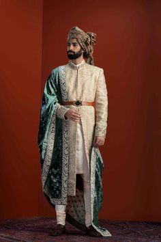 Tarun Tahiliani Menswear Sherwani, Indian Traditional Dresses For Men, Shaded Embroidery, India Fashion Men, Jj Valaya, Indian Wedding Clothes For Men, Unique Outfit Ideas, Best Indian Wedding Dresses