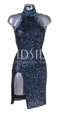 a dress that is made out of sequins