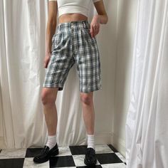 Coolest vintage 90s high waisted straight leg shorts/culottes/long city shorts in a blue/green/cream plaid tartan check pattern. Lovely cotton fabric. Pleat fronts. Preppy tailored feel. Perfect for spring summer. Zip and button fastening. Turn ups. Loops for a belt. Elasticated waist. Side pockets. Fit like a size 6/8 seen on a size 8 (5ft9) Perfect condition. Measurements Waist: 25 inches Inside leg length: 11 inches Length: 23 inches Retro Wide Leg Cotton Shorts, Retro Knee-length Shorts For Summer, 90s High Waist Summer Pants, 90s High Waist Pants For Summer, High Waist 90s Style Pants For Summer, Vintage Summer Workwear Bottoms, Retro Wide Leg Spring Shorts, Retro Wide Leg Summer Shorts, Retro Bermuda Shorts For Spring