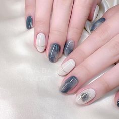 Simple And Elegant Nail Art, Nail Art Simple Minimalist, Desain Nail Art Simple, Nail Art Simple Elegant, Elegant Nail Art