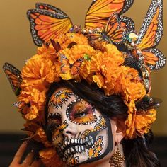 Dia Los Muertos Makeup, Halloween Makeup Diy Tutorial, Catrina Tattoo, Mexican Culture Art, Creepy Halloween Makeup, Sweet Drawings, Halloween Makeup Diy, Amazing Halloween Makeup, Halloween Makeup Scary