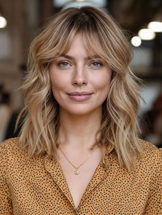 35 Gorgeous Mid-Length Haircuts with Layers You'll Love in 2024 Wavy Mid Length Hair, Textured Long Bob, Mid Length Bobs, Bangs Wavy Hair, Textured Haircut