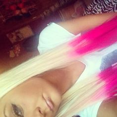 Blonde Hair With Pink Tips, Y2k Trashy, Pink Tips, Colourful Hair, Teased Hair, How To Curl Short Hair, Creative Hair