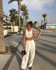 Dubai Outfits Ideas, Dubai Outfit, Dubai Outfits, Holiday Outfits Summer, Miami Outfits, Summer Holiday Outfits, Elegante Casual, Europe Fashion