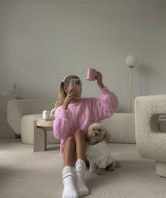 French Girl Aesthetic, Pretty Pink Princess, Pink Lifestyle, Cold Weather Outfit, Pink Aura, Photography Posing Guide, Pink Girly Things, Preppy Aesthetic, Girl House