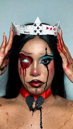 Maquiagem de Halloween inspiração rainha de copas Social Art, Halloween 2, Fantasias Halloween, Halloween Make, Halloween Outfits, Halloween Costumes, Instagram Profile, Halloween, Makeup