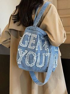 Style:Casual \nStyle:Preppy \nColor:Blue \nDetails:Raw Hem \nType:Square Bag \nBag Size:Oversized \nStrap Type:Double Handle \nPattern Type:Letter \nClosure Type:Zipper \nPattern Type:Textured Pattern \nComposition:100% Polyester \nMaterial:Polyester \n Denim Tote Bag Outfit, Jean Tote Bag, Retro Cowboy, Fashion Decoration, Denim Tote Bags, Denim Chic, Commuter Bag, Denim Tote, Black And White Canvas