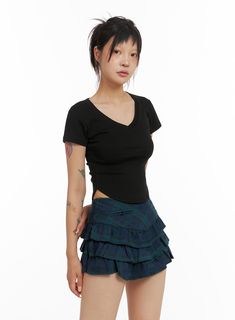 v-neck-shirred-crop-tee-cl415 / Black Edgy Short Sleeve Stretch T-shirt, Edgy Stretch Short Sleeve T-shirt, Edgy Black V-neck T-shirt, Edgy Cotton V-neck Tops, Low Rise Jeans Bootcut, Festival Trends, Festival Style, Slim Fit Top, Korean Street Fashion