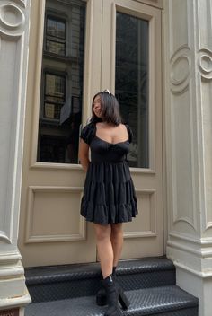 Black Platform Boots Outfit, Black Dress With Boots, Dress Aesthetic Vintage, Black Dresses With Boots, Casual Dress Outfit, Black Dress Aesthetic, Grad Outfits, Winter Inspo