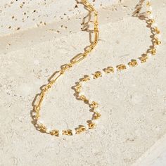 Have the best of both worlds with this stunning pearl & chain necklace. The perfect accessory to wear when you can't decide between crystals and pearls. Easy, effortless, and always chic. 18K gold plated, copper Freshwater pearl Length: 15.7in (+ 2.4in adjustable) Hypoallergenic, lead & nickel free If you aren't in LOVE with your purchase, please let us know within 30 days of receiving your item, and you'll receive a stress-free refund. Everyday Gold Pearl Charm Necklaces, Chic Gold Pearl Necklace With Pearl Charm, Gold Link Chain Necklace With Pearls, Gold Long Pearl Chain Necklace, Gold Pearl Necklace With Pearl Charm For Everyday, Gold Minimalist Charm Necklace With Pearl Chain, Gold Pearl Chain Link Necklace, Gold Metal Chain Necklace With Pearls, Gold Pearl Chain Necklace With Adjustable Chain