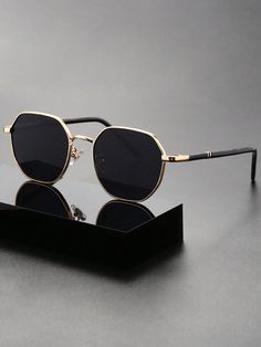 1pc Metal Geometric Retro Simple Round Frame UV Resistant Men's Sunglasses For Summer Casual Wear, Beach Vacation Decoration,School Beach Accessories Sun Glasses Sunglasses Shades  Casual    Geometric    Men Accessories, size features are:Bust: ,Length: ,Sleeve Length: Black Metal Frame Sunglasses For Beach, Gold Anti-reflective Sunglasses For The Beach, Gold Anti-reflective Sunglasses For Beach, Aviator Sunglasses With Uva Protection For Beach, Gold Sunglasses With Uva Protection For Vacation, Shades Sunglasses, Men's Sunglasses, Beach Accessories, Round Frame