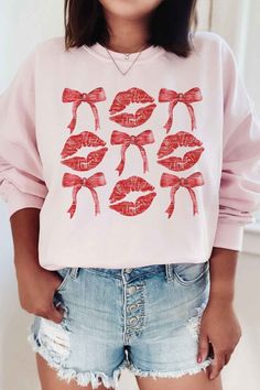 This Cute Valentines Day Sweatshirt its the perfect addition to your Closet. good to give it as a valentines day gift for her, or simply wear it as an outfit for valentines day! Soft girl Era , red ribbons and kisses.  Q U I C K * F A C T S * ♥️ 100% Soft cotton ♥️Design is high quality digital print ♥️ Wash and dry normally. Do not iron directly on the print. * S I Z I N G * ♥️ Sizing is unisex so runs like men's ♥️Most women find their typical size works best. ♥️ Please see size guide in last Cute Red Crew Neck Sweater, Cute Red Sweatshirt For Winter, Cute Red Long Sleeve Sweatshirt, Cute Red Winter Sweatshirt, Red Long Sleeve Top For Gifts, Cute Red Sweatshirt For Fall, Cute Red Crew Neck Sweatshirt, Red Long Sleeve Sweatshirt For Valentine's Day, Cute Valentine's Day Graphic Print Sweatshirt