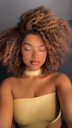 Curl Bob, African American Women Hairstyles, Curly Afro Wig, Curled Bob, Curly Fro, Afro Wig, Curly Hair Photos, Natural Hair Care Tips, Blonde Curls