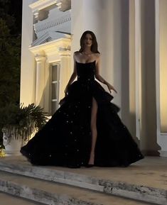 Prom Dress With Ruffles, Prom Dress Inspo, Chique Outfit, Elegant Ball Gowns, Dress With Ruffles