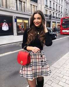 15+ Beautiful Christmas Outfit Ideas for Women (inspiration + for family pictures) - LynSire Sophie Knight, Business Fits, Christmas Fashion Outfits, Classy Fall Outfits, Preppy Fall Outfits, Dressy Casual Outfits, Photoshoot Model, Winter Skirt